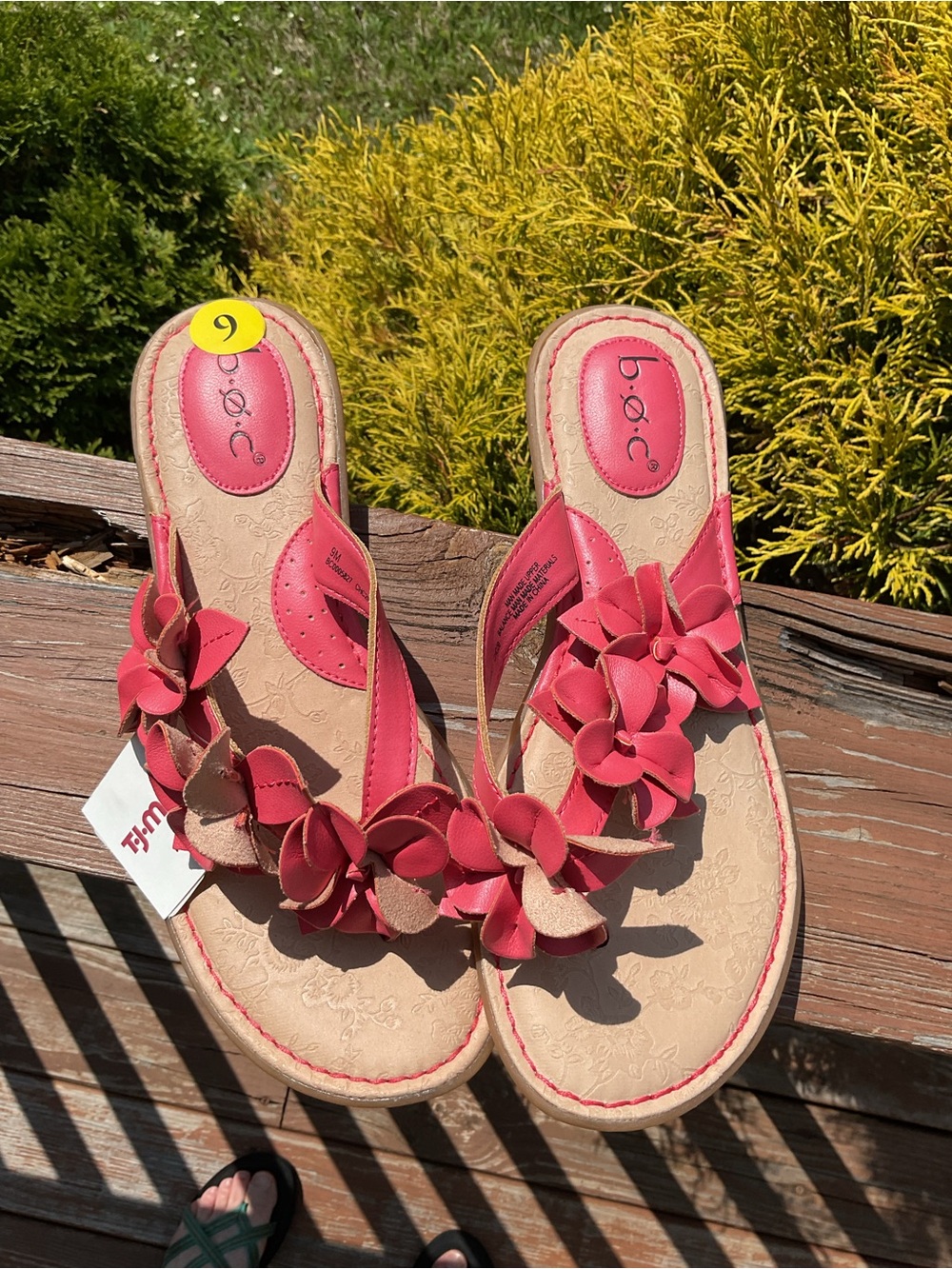 b.o.c. Coral Pink Floral Slide Sandals for Women NWT
